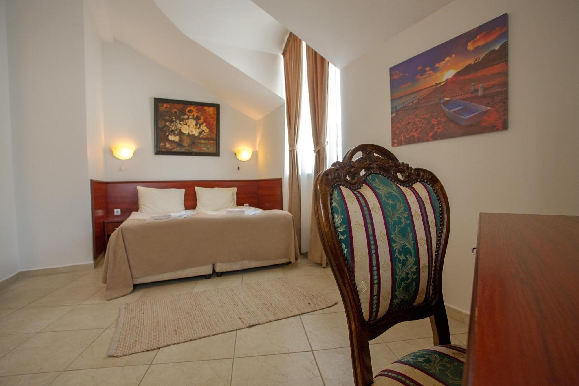 Hotel Central Balchik Exterior photo